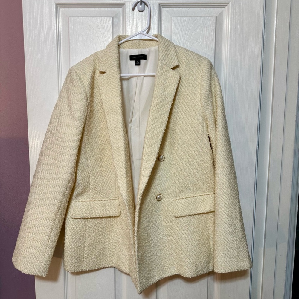 Ann Taylor Size 14 Cream Textured Women's Shacket/Blazer With Pearl Buttons - Picture 2 of 6